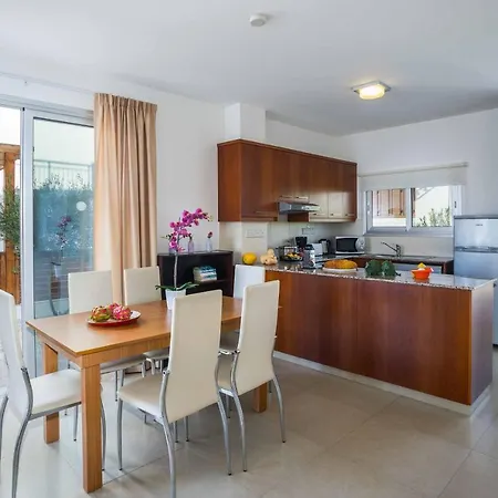 Willa Coral Bay 4 *